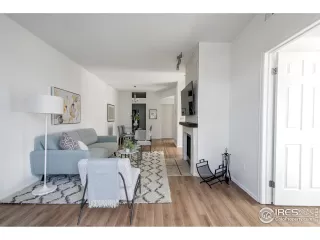 Photo #6: 1004486 Listing