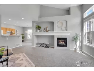 Photo #2: 1004563 Listing