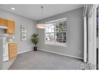 Photo #4: 1004563 Listing