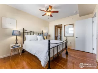 Photo #2: 1004728 Listing