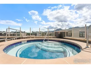 Photo #3: 1004728 Listing