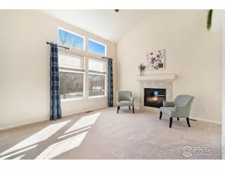 Photo #3: 1004734 Listing