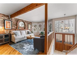 Photo #3: 1004740 Listing