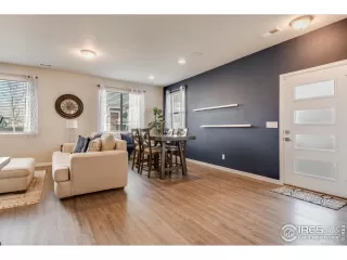 Photo #4: 1004746 Listing