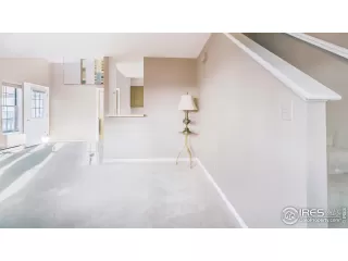 Photo #3: 1004748 Listing