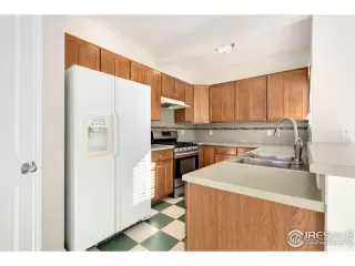 Photo #4: 1004834 Listing