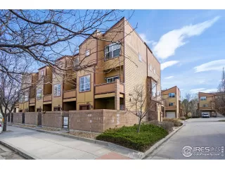 Photo #1: 1004838 Listing