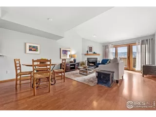 Photo #3: 1004861 Listing