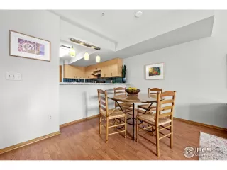 Photo #5: 1004861 Listing