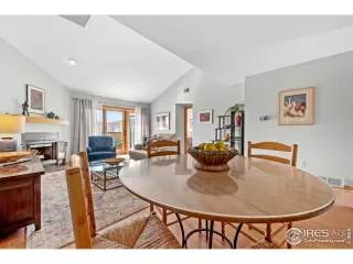 Photo #6: 1004861 Listing