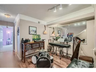 Photo #6: 1004866 Listing