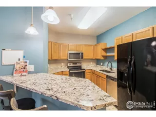 Photo #5: 1004880 Listing