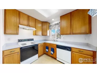 Photo #6: 1004900 Listing