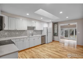 Photo #1: 1004910 Listing