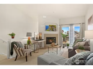 Photo #1: 1004913 Listing