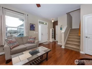 Photo #4: 1004944 Listing