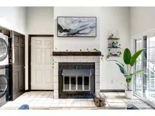 Photo #4: 1004970 Listing