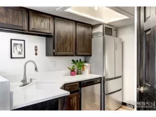 Photo #5: 1004970 Listing