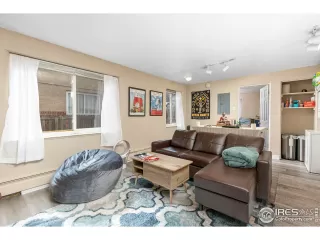 Photo #4: 1004985 Listing