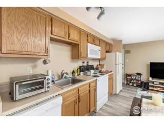 Photo #5: 1004985 Listing