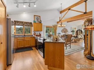 Photo #4: 1005098 Listing 