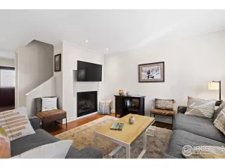 Photo #2: 1005154 Listing