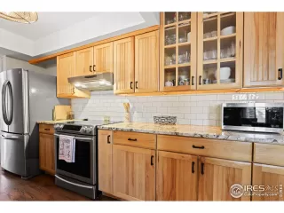 Photo #5: 1005154 Listing