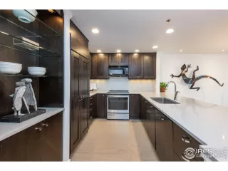 Photo #3: 1005156 Listing