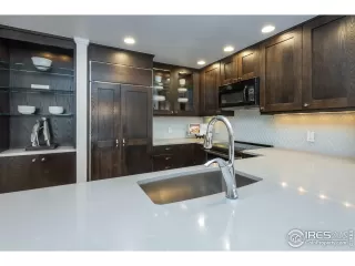 Photo #4: 1005156 Listing