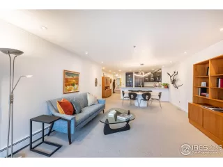 Photo #5: 1005156 Listing