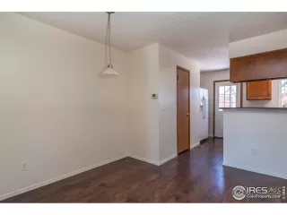 Photo #4: 1005205 Listing