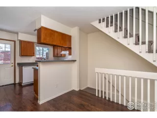 Photo #5: 1005205 Listing