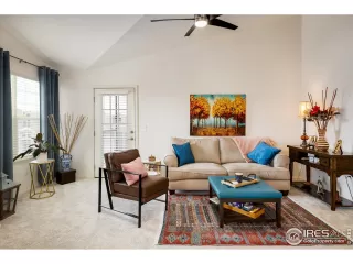 Photo #2: 1005208 Listing