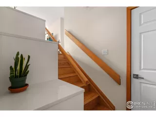 Photo #6: 1005212 Listing