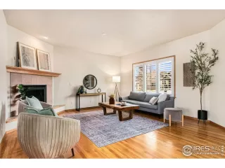 Photo #6: 1005255 Listing