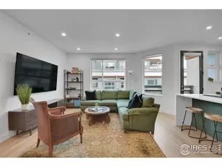 Photo #2: 1005258 Listing