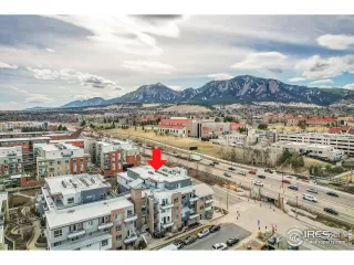 Photo #4: 1005258 Listing