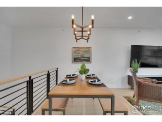 Photo #5: 1005258 Listing