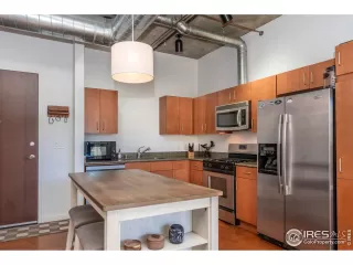 Photo #2: 1005267 Listing