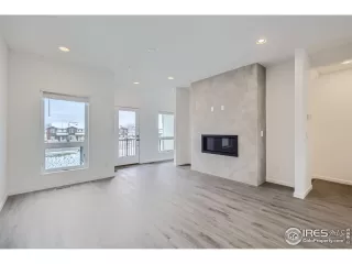 Photo #2: 1005289 Listing