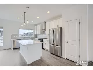 Photo #6: 1005289 Listing