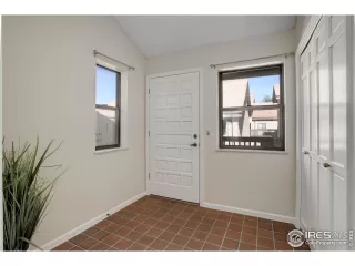 Photo #3: 1005293 Listing