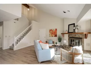 Photo #4: 1005293 Listing