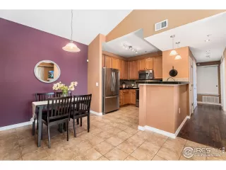 Photo #6: 1005296 Listing