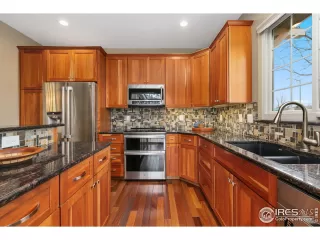 Photo #6: 1005370 Listing