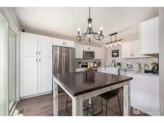 Photo #6: 1005379 Listing