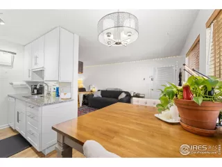 Photo #2: 1005382 Listing 