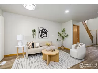 Photo #6: 1005421 Listing