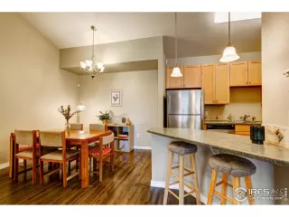 Photo #6: 1005444 Listing