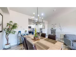 Photo #6: 1005448 Listing